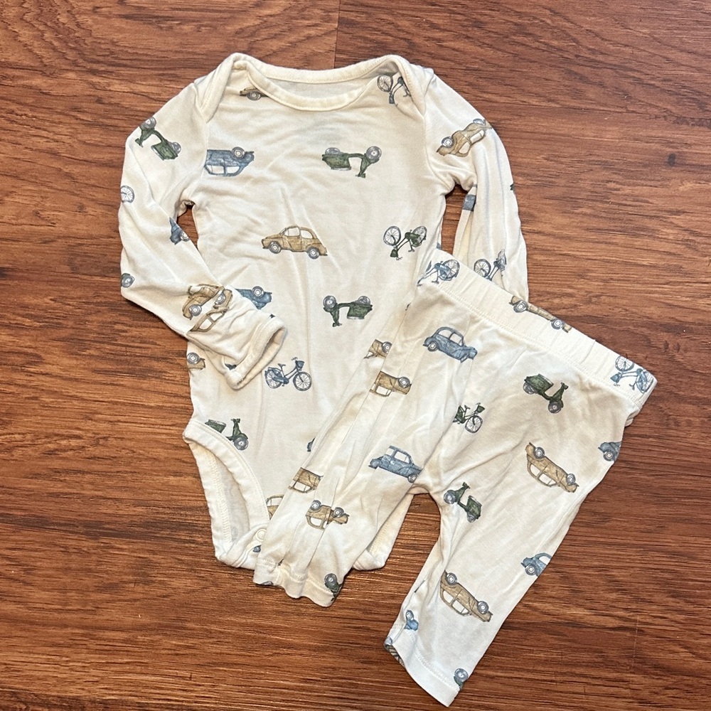 Carter’s Purely Soft Longsleeve Bodysuit and Pants Size 3 Months